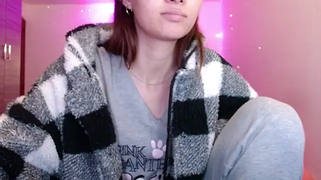 Snapshot of holy_juli chatting on 05.03.26 holy juli online show from 05.03.26
