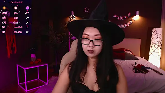 Marine Vact online show from 10.31.25