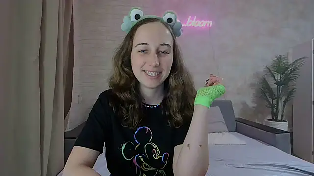 Anika bloom online show from 02.11.25