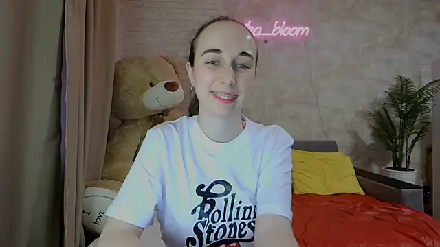 Anika bloom online show from 03.21.25