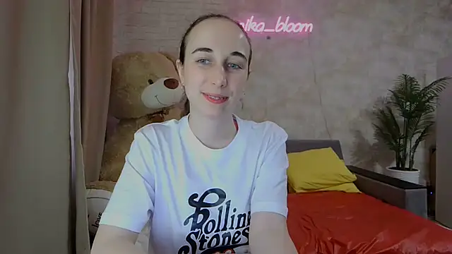 Anika bloom online show from 03.21.25