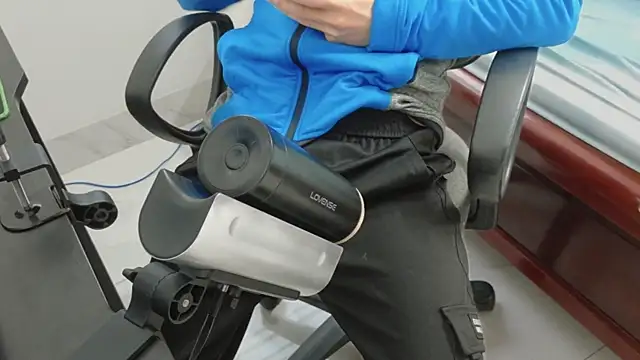 Snapshot of MIXEMKUTAKO chatting on 11.19.25 MIXEMKUTAKO online show from 11.19.25