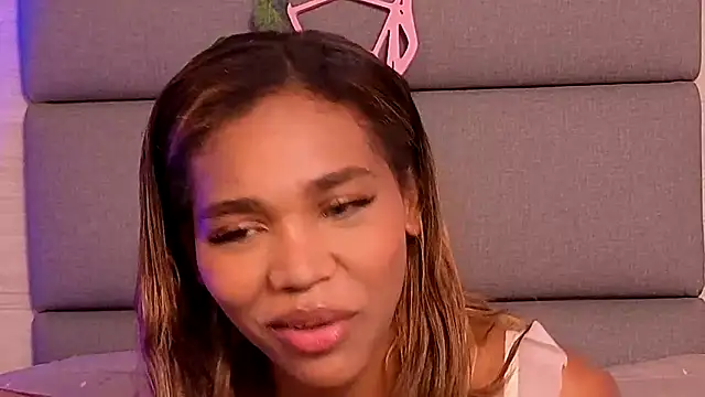 Snapshot of Lily_Miiller chatting on 11.07.25 Lily Miiller online show from 11.07.25