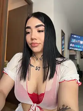 Snapshot of Nickiiiii chatting on 05.31.26 Nickiiiii online show from 05.31.26