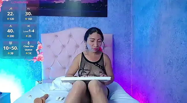 jennaa milf  online show from 12.30.24