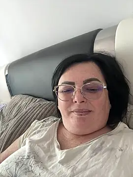 Amandamuller1982 online show from 12.17.24