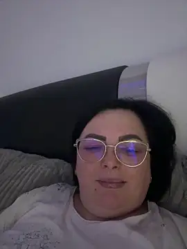 Amandamuller1982 online show from 12.17.24