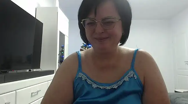 Amandamuller1982 online show from 12.18.24