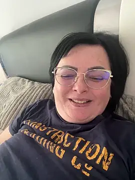 Amandamuller1982 online show from 12.18.24