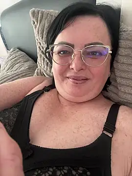 Amandamuller1982 online show from 12.19.24