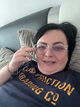 Amandamuller1982 online show from 12.19.24