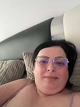 Amandamuller1982 online show from 12.22.24