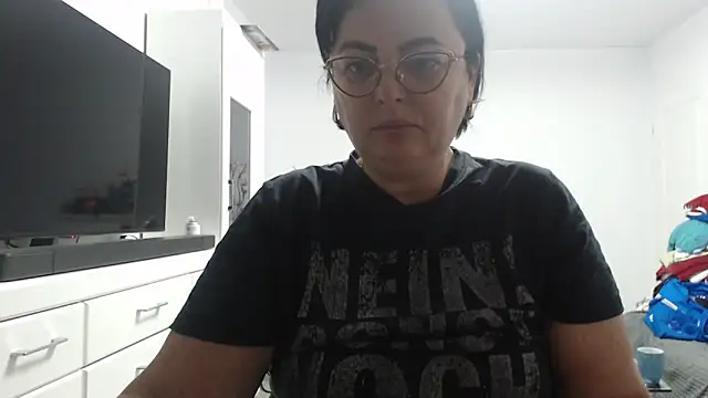 Snapshot of Amandamuller1982 chatting on 09.26.25 Amandamuller1982 online show from 09.26.25