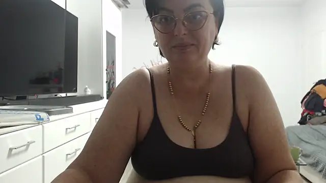 Snapshot of Amandamuller1982 chatting on 10.15.25 Amandamuller1982 online show from 10.15.25