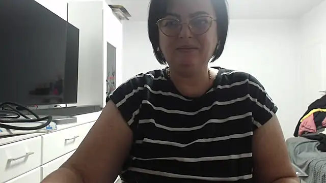 Snapshot of Amandamuller1982 chatting on 10.17.25 Amandamuller1982 online show from 10.17.25