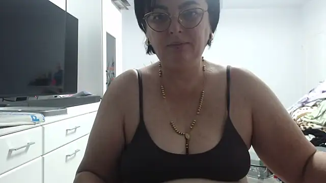 Snapshot of Amandamuller1982 chatting on 10.23.25 Amandamuller1982 online show from 10.23.25