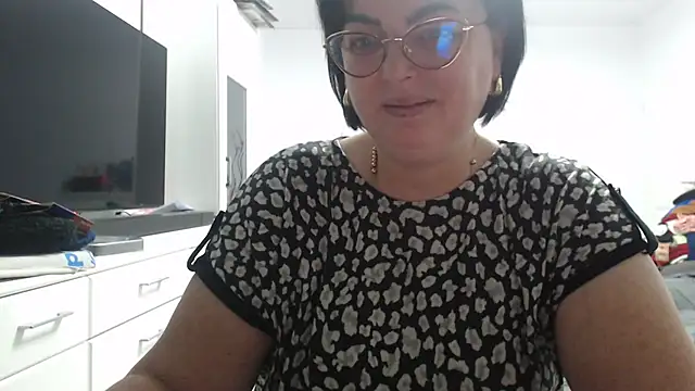 Snapshot of Amandamuller1982 chatting on 10.30.25 Amandamuller1982 online show from 10.30.25