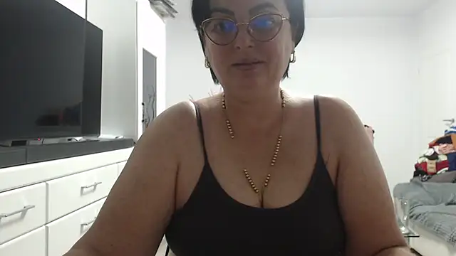 Snapshot of Amandamuller1982 chatting on 11.01.25 Amandamuller1982 online show from 11.01.25