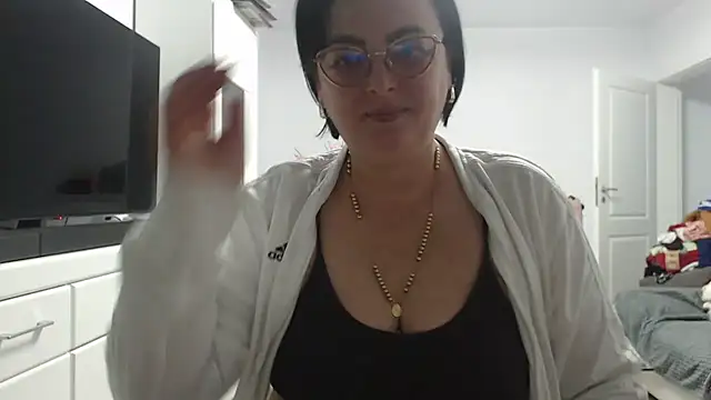 Snapshot of Amandamuller1982 chatting on 11.02.25 Amandamuller1982 online show from 11.02.25