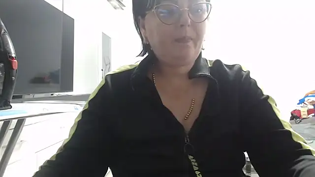 Snapshot of Amandamuller1982 chatting on 11.11.25 Amandamuller1982 online show from 11.11.25