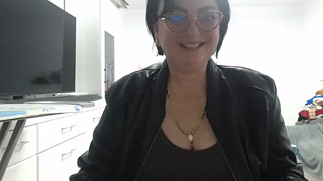 Snapshot of Amandamuller1982 chatting on 11.11.25 Amandamuller1982 online show from 11.11.25