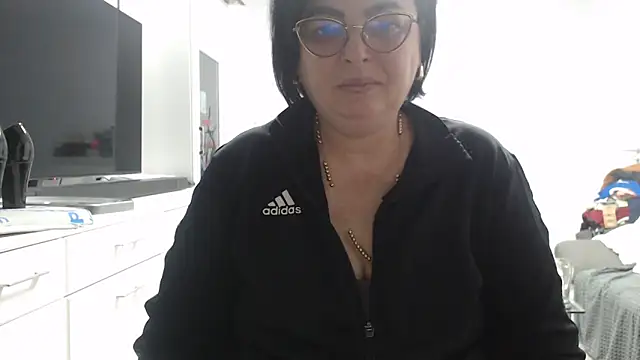 Amandamuller1982 online show from 11.16.25