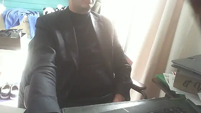 Snapshot of shyfrenchcock1 chatting on 01.19.26 shyfrenchcock1 online show from 01.19.26