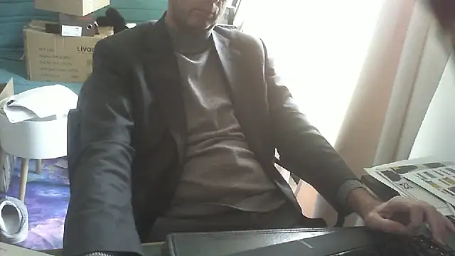 Snapshot of shyfrenchcock1 chatting on 02.12.26 shyfrenchcock1 online show from 02.12.26