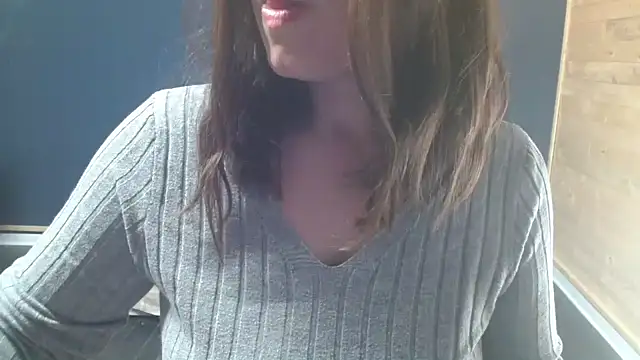 Snapshot of NovaBabe21 chatting on 10.10.25 NovaBabe21 online show from 10.10.25