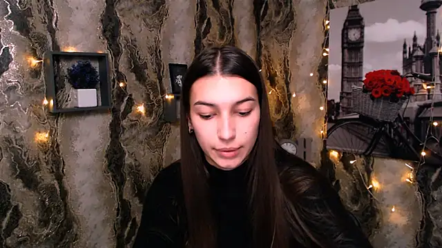KarolinaRosse  online show from 12.24.24