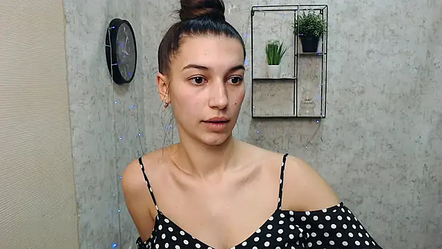 KarolinaRosse  online show from 01.14.25