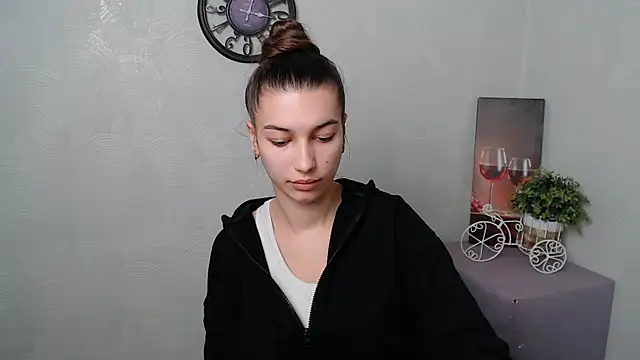 KarolinaRosse  online show from 02.19.25