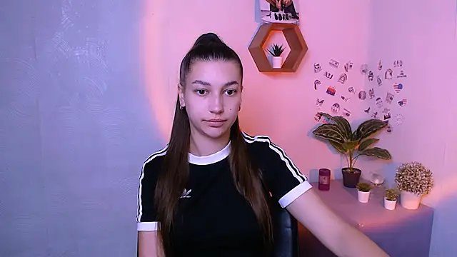 Snapshot of KarolinaRosse_ chatting on 09.30.25 KarolinaRosse online show from 09.30.25