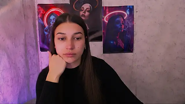 Snapshot of KarolinaRosse_ chatting on 10.03.25 KarolinaRosse online show from 10.03.25