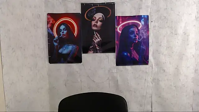 Snapshot of KarolinaRosse_ chatting on 10.04.25 KarolinaRosse online show from 10.04.25