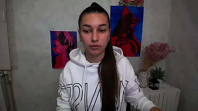 Snapshot of KarolinaRosse_ chatting on 10.07.25 KarolinaRosse online show from 10.07.25