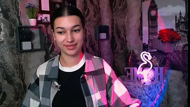 Snapshot of KarolinaRosse_ chatting on 10.21.25 KarolinaRosse online show from 10.21.25