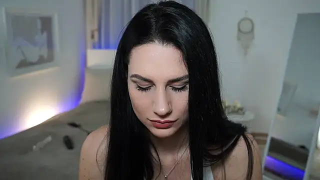 Snapshot of ZoeeZolton chatting on 02.13.25 ZoeeZolton online show from 02.13.25