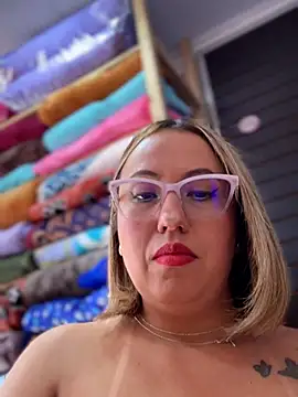 Snapshot of VIOLETA-25_ chatting on 06.15.26 VIOLETA-25 online show from 06.15.26