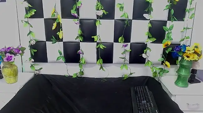 Morgana Smit online show from 02.13.25