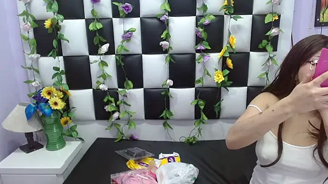 Morgana Smit online show from 02.21.25