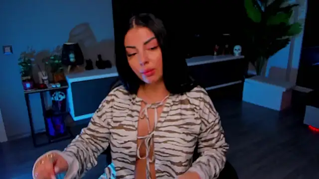 Snapshot of anemarieejolie chatting on 05.17.26 anemarieejolie online show from 05.17.26