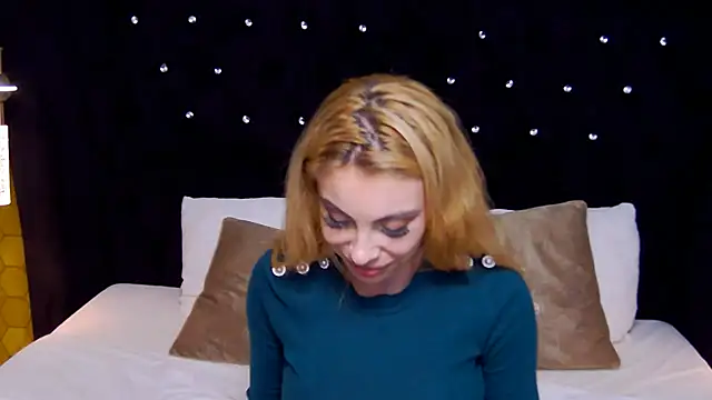 LaraAddison online show from 01.25.25