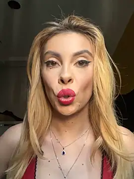 LaraAddison online show from 02.14.25