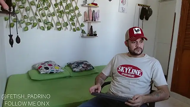 fetish padrino online show from 02.02.25