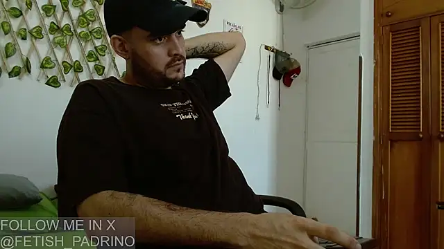 fetish padrino online show from 03.17.25