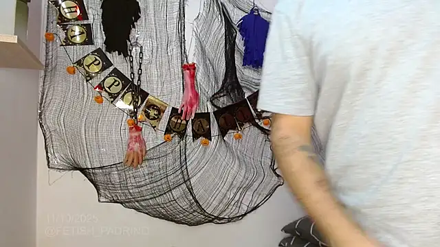 Snapshot of fetish_padrino chatting on 10.11.25 fetish padrino online show from 10.11.25