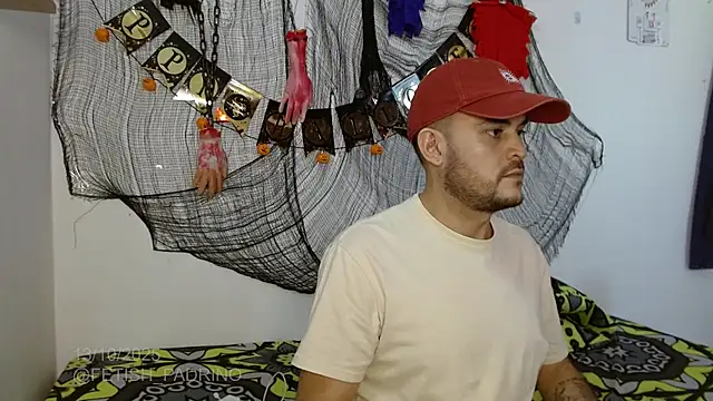 Snapshot of fetish_padrino chatting on 10.13.25 fetish padrino online show from 10.13.25