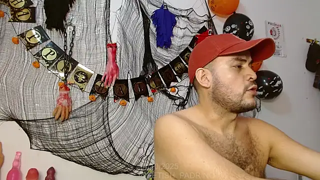Snapshot of fetish_padrino chatting on 10.14.25 fetish padrino online show from 10.14.25