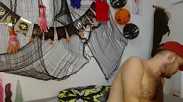 Snapshot of fetish_padrino chatting on 10.18.25 fetish padrino online show from 10.18.25